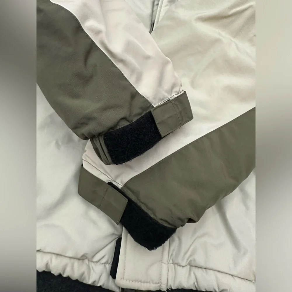 Old Navy Water Resistant Double Layer Snow Jacket in Cream Size 12 Boys